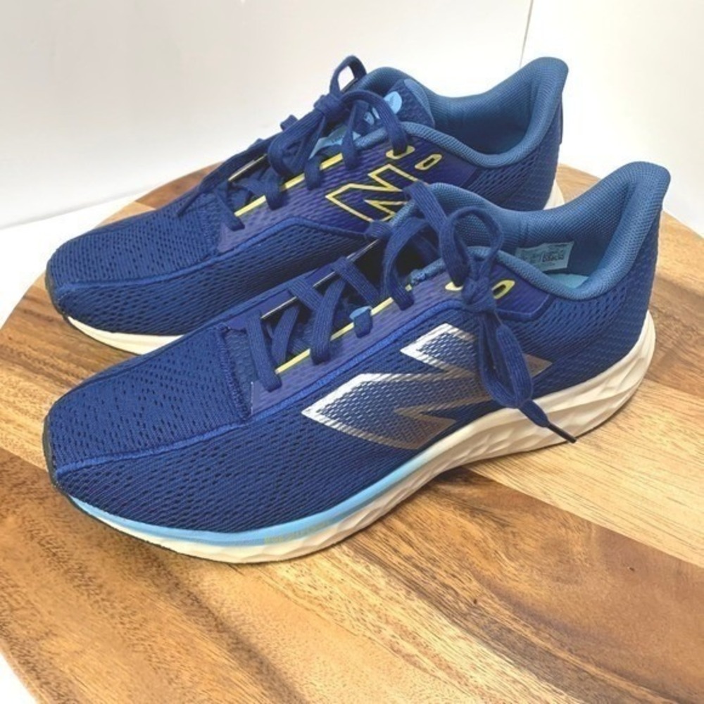 New Balance Mens 10 Arishi v4 MARISYB4 Running Shoes Blue Fresh Foam NEW in Box